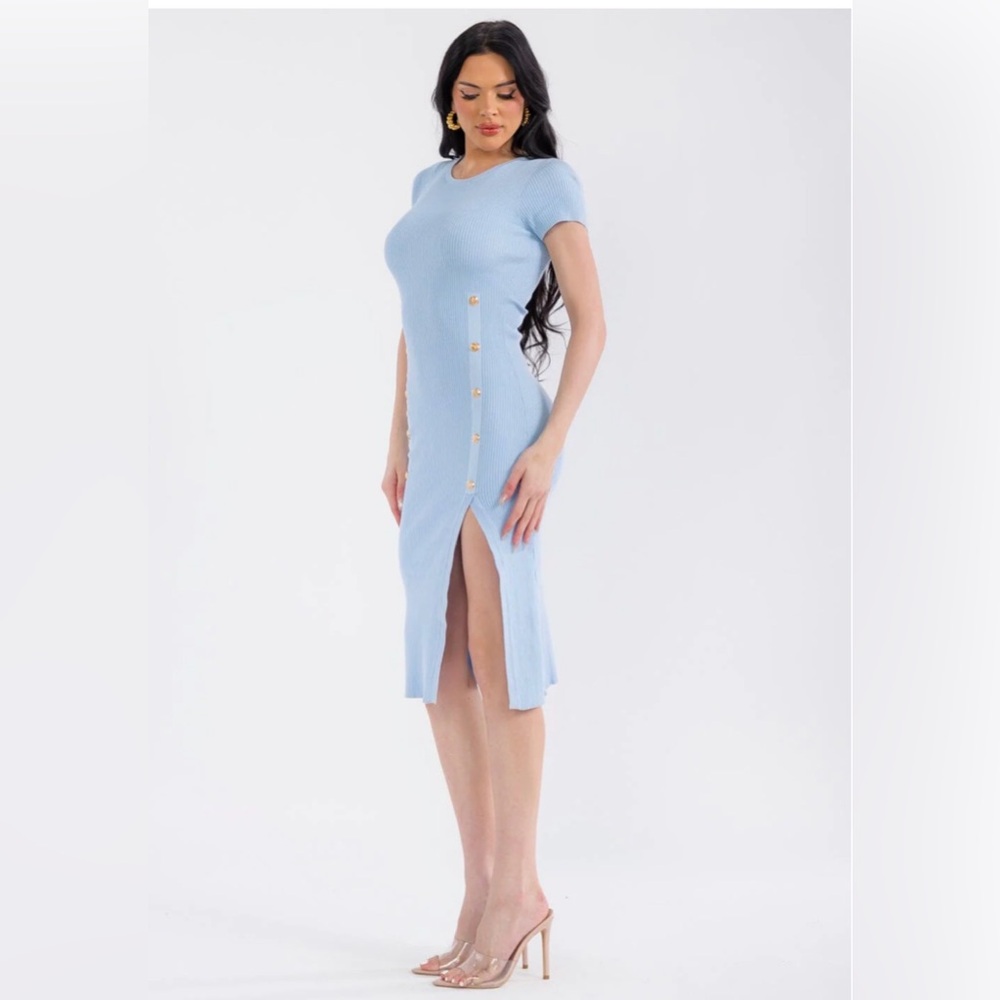 SHORT SLEEVE FRONT SLIT RIBBED BODYCON MIDI DRESS